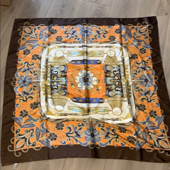 Scarf - Picture 1 of 8